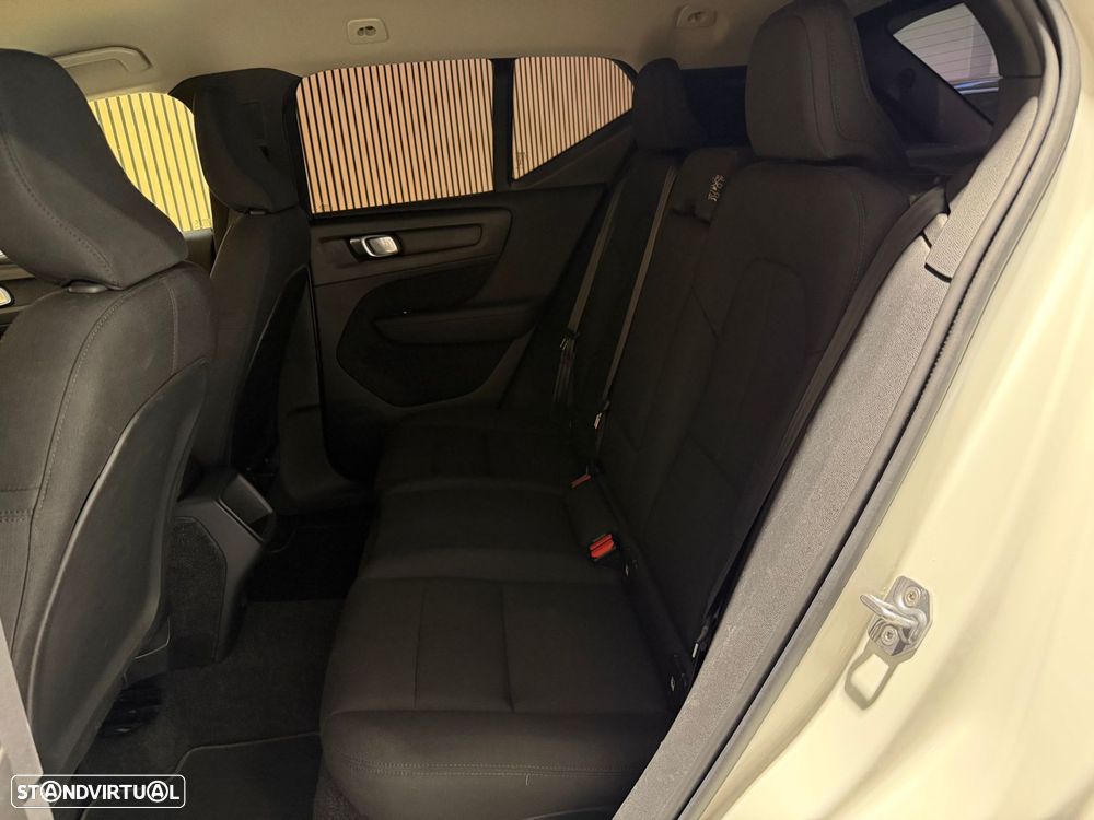 Volvo XC 40 2.0 D3 Momentum Plus Geartronic — fotografia 22