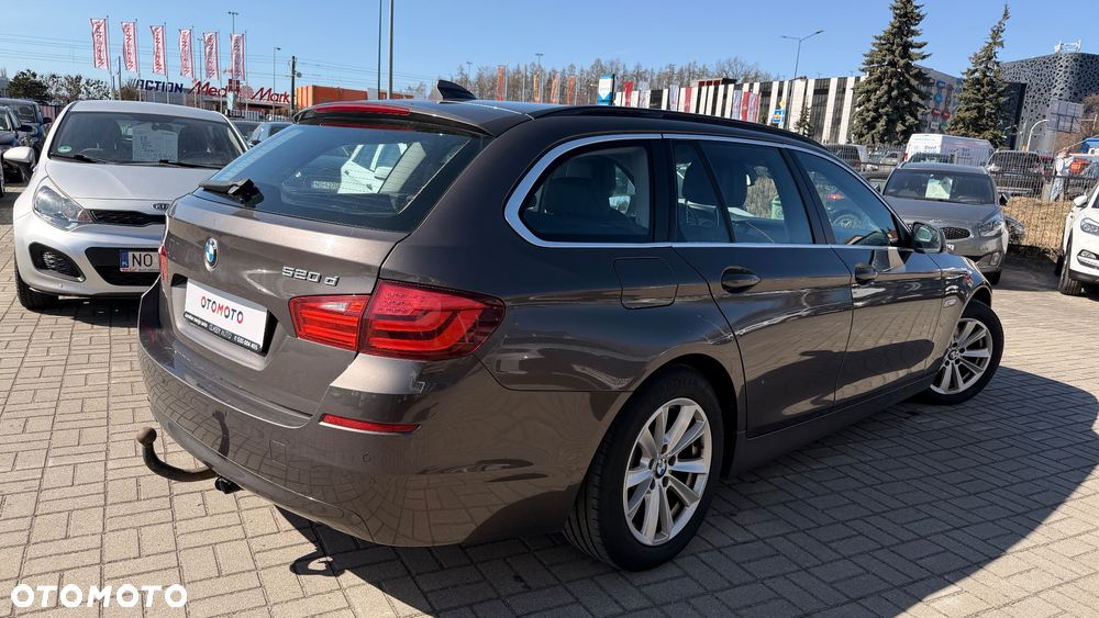 BMW Seria 5 520d Luxury Line - 13