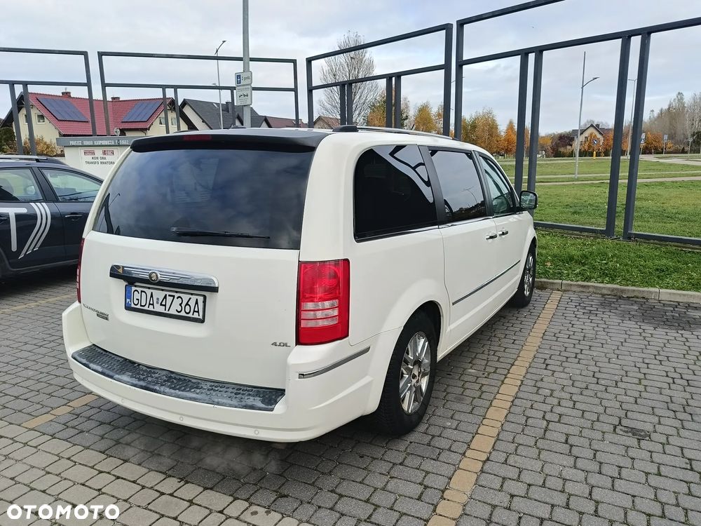 Chrysler Town & Country 4.0 Limited - 5