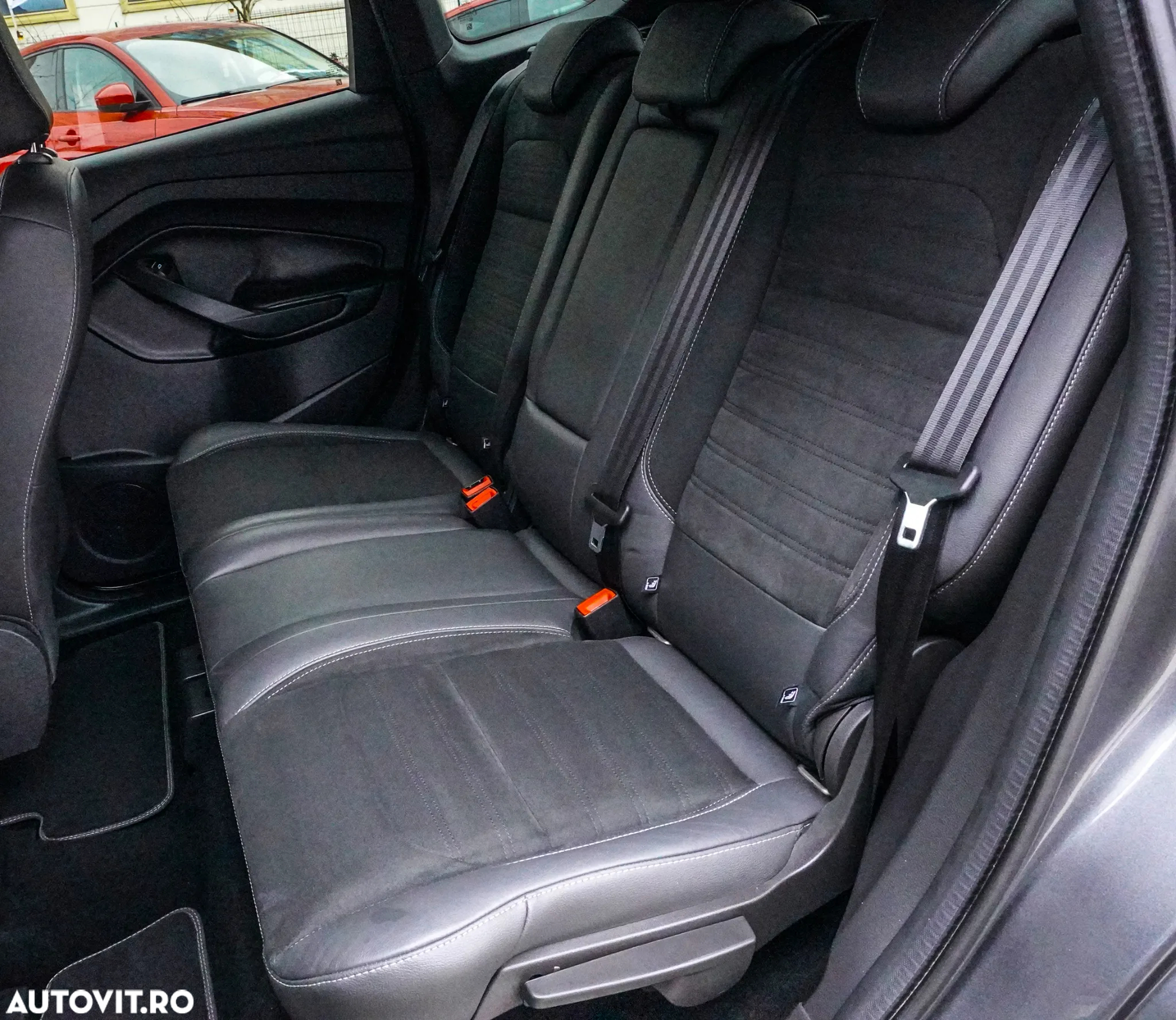 Ford Kuga 2.0 TDCi 4WD Powershift ST-Line - 16