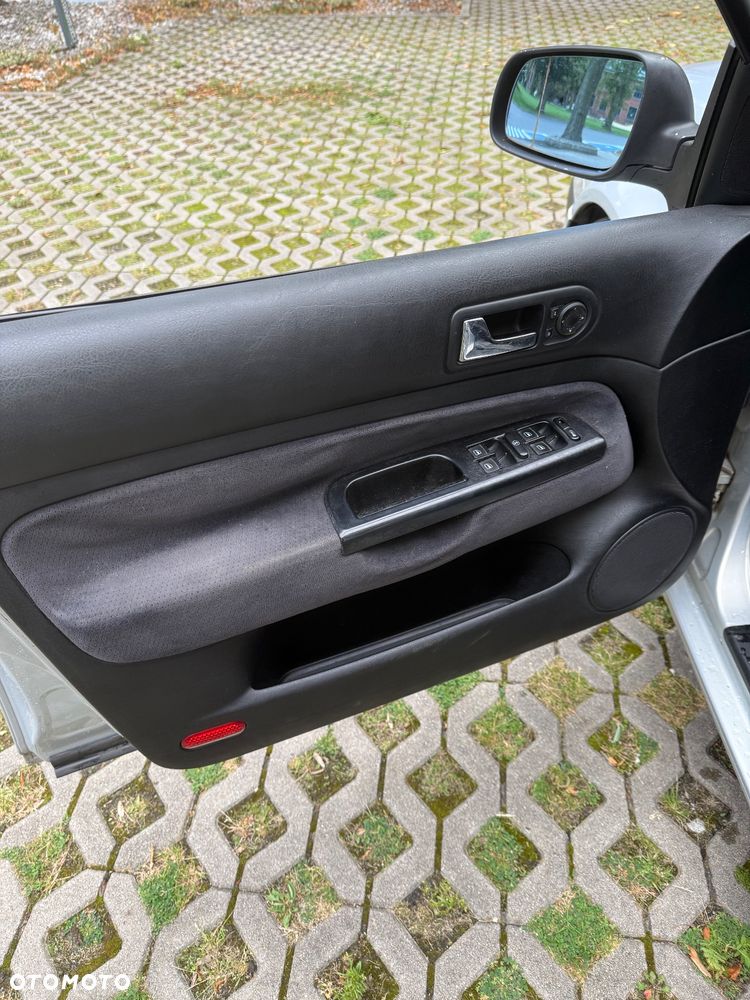 Volkswagen Golf IV 1.6 Highline - 18