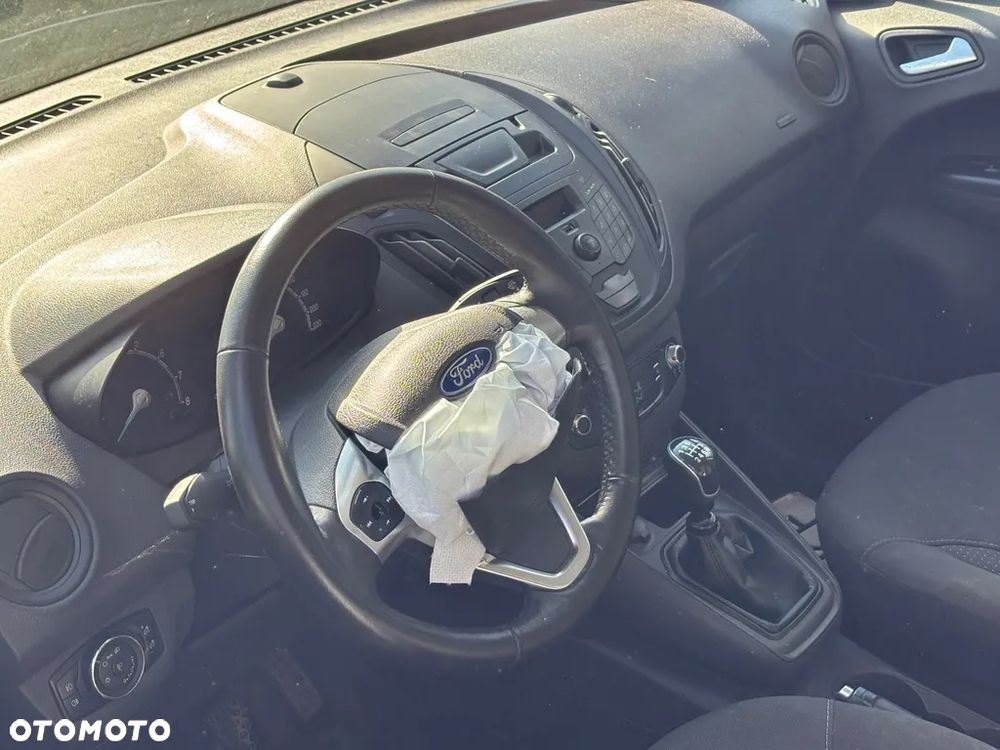 Ford transit courier - 6