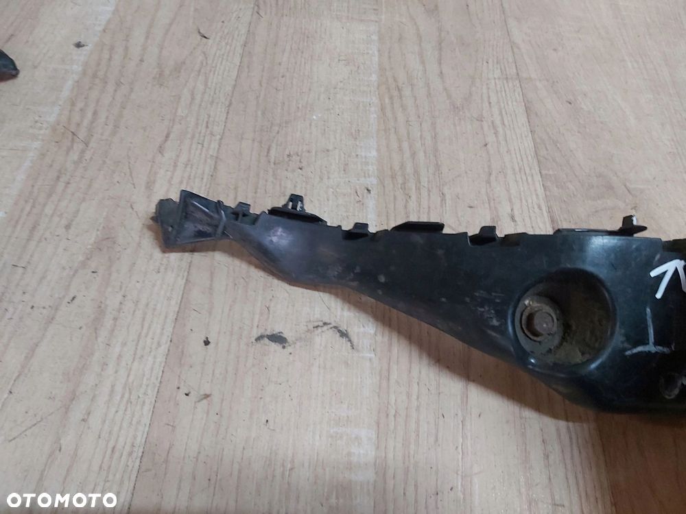 Toyota Aygo I ślizg zderzaka prawy tył mocowanie - 3