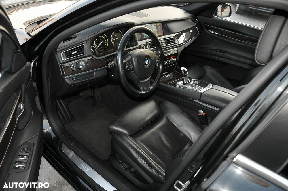 BMW Seria 7 740d xDrive - 12