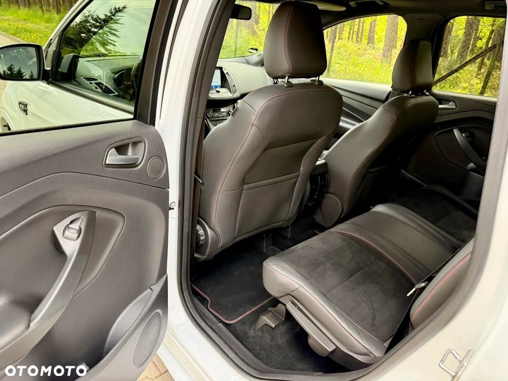 Ford Kuga 1.5 EcoBoost ST-LINE - 21