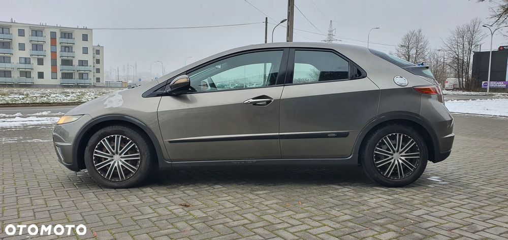 Honda Civic 1.8 Comfort - 11