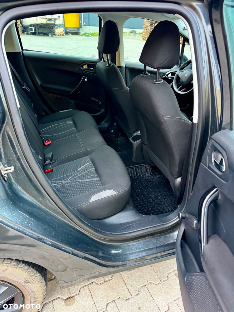 Peugeot 208 1.6 e-HDi Allure STT - 8