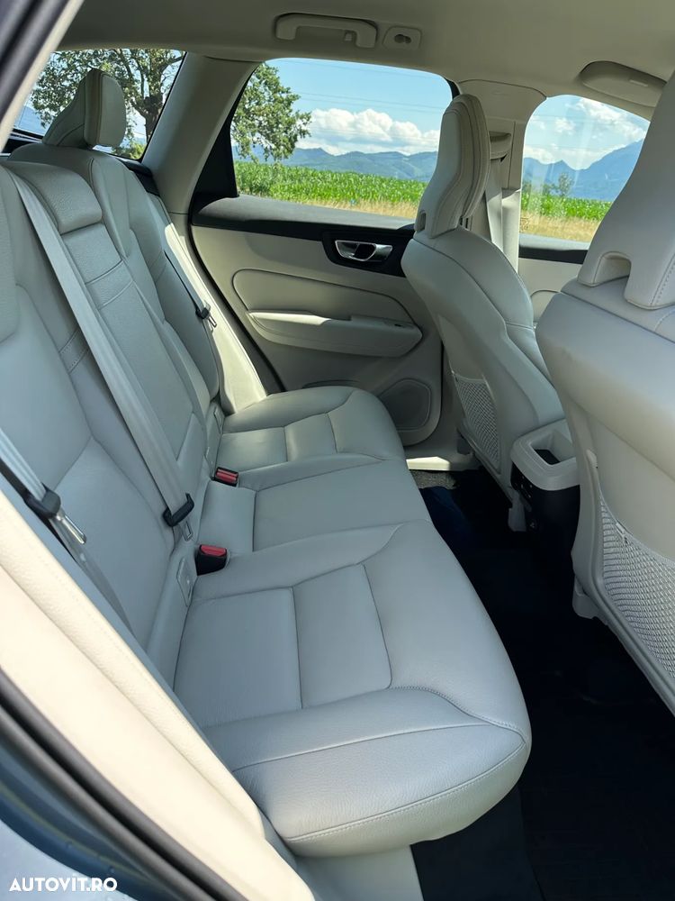 Volvo XC 60 D4 Momentum Pro - 25