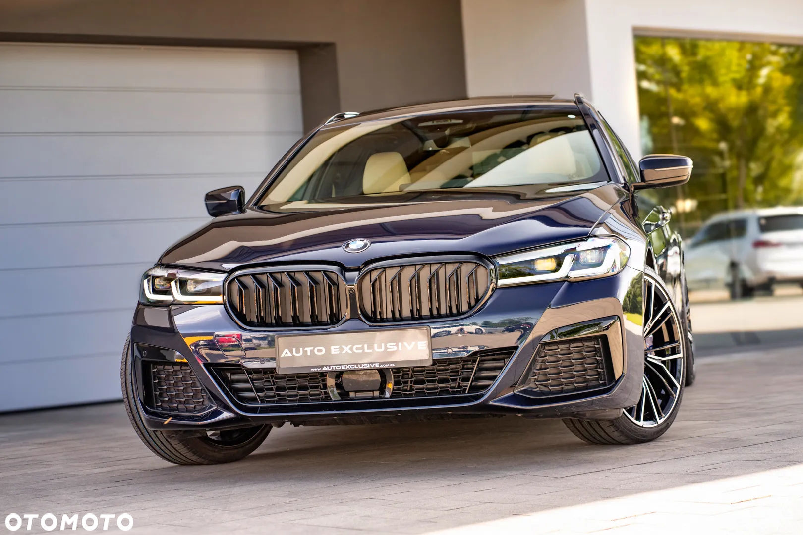 BMW Seria 5 530d xDrive Touring M Sport Edition - 7