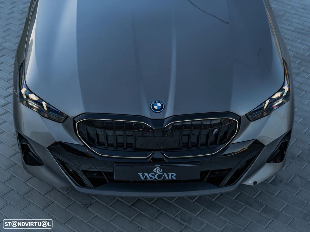 BMW i5 Touring eDrive40 - 38