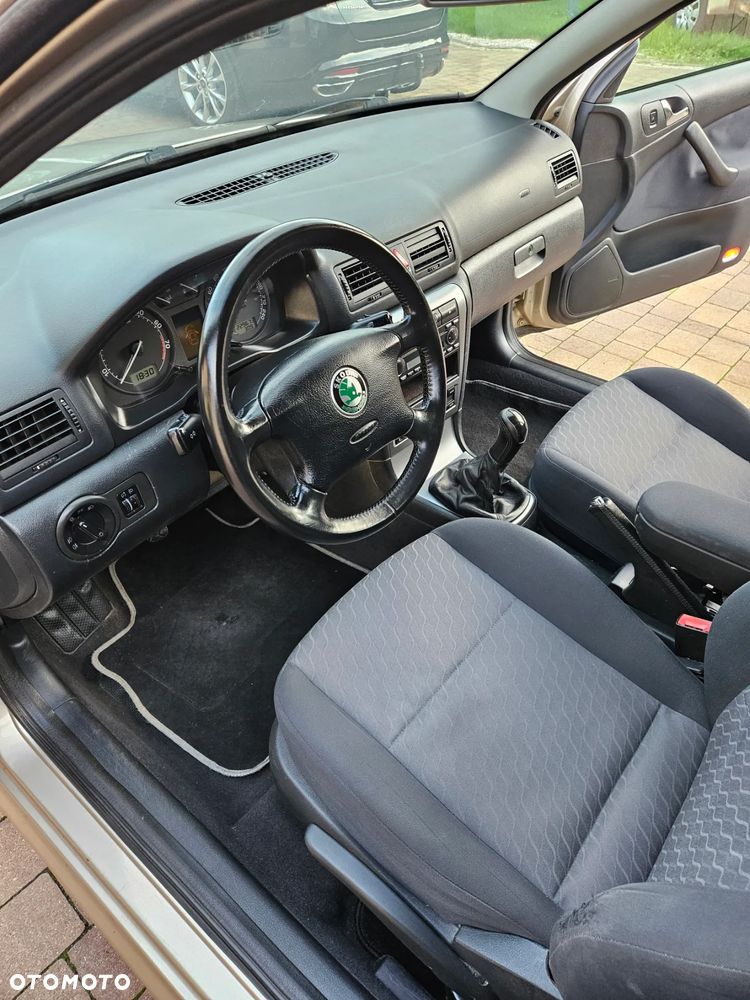 Skoda Octavia 1.6 Ambition - 13