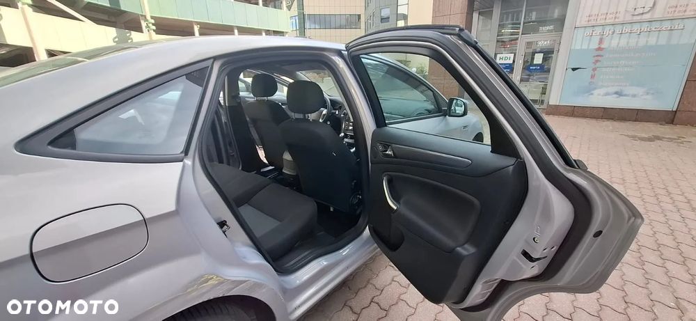 Ford Mondeo 2.0 TDCi Ambiente - 2