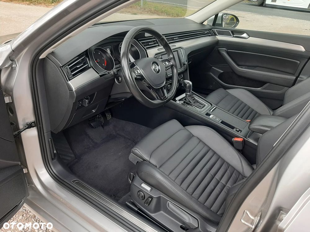 Volkswagen Passat 1.6 TDI (BlueMotion Technology) DSG Comfortline - 21