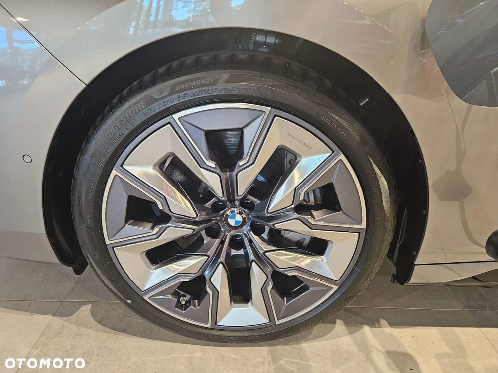 BMW Seria 7 750e xDrive - 26