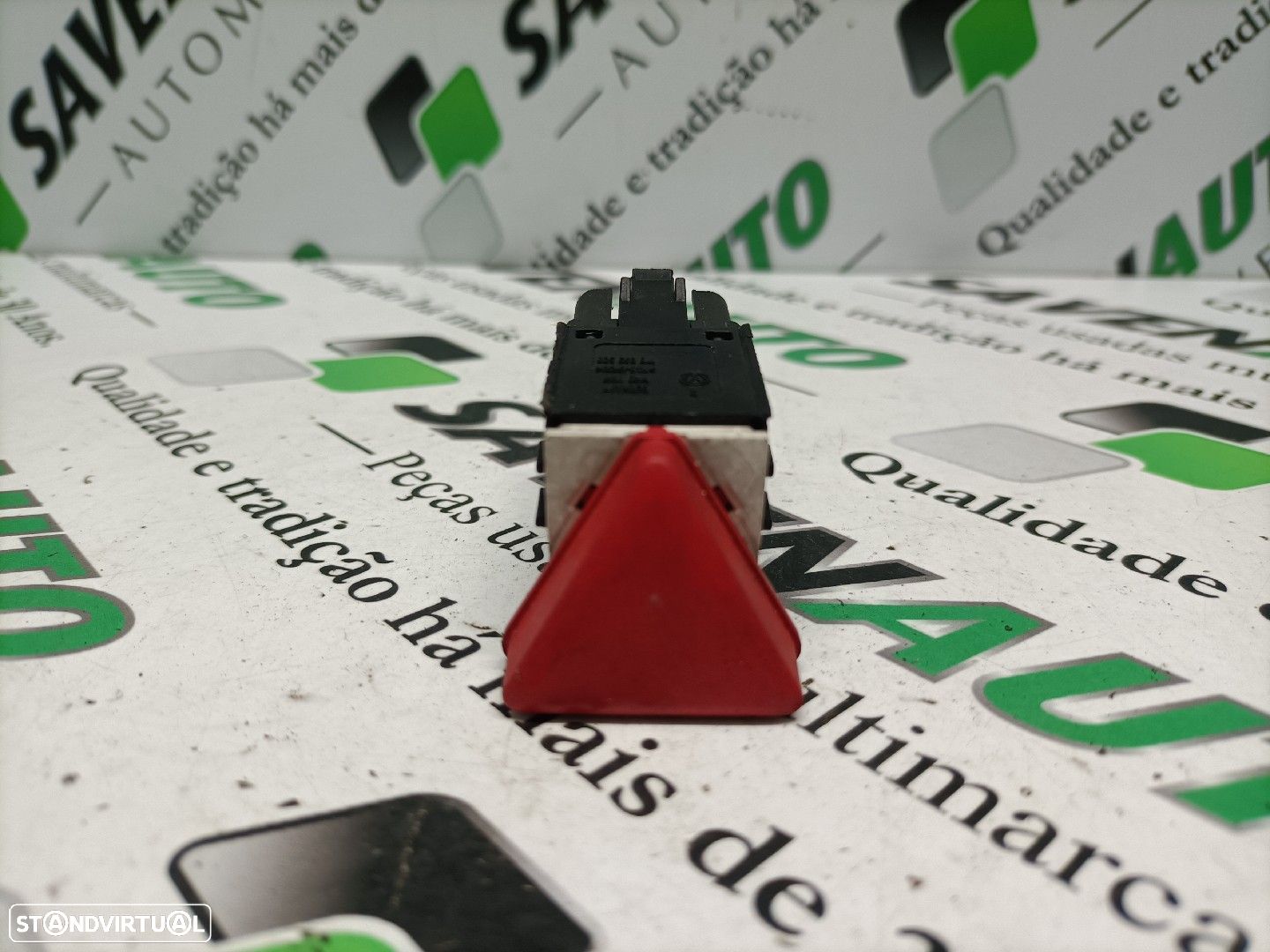 Botão De 4 Piscas Volkswagen Golf V (1K1) - 1