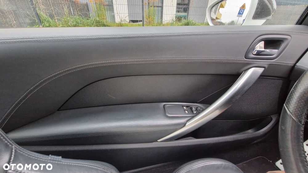 Peugeot RCZ - 8