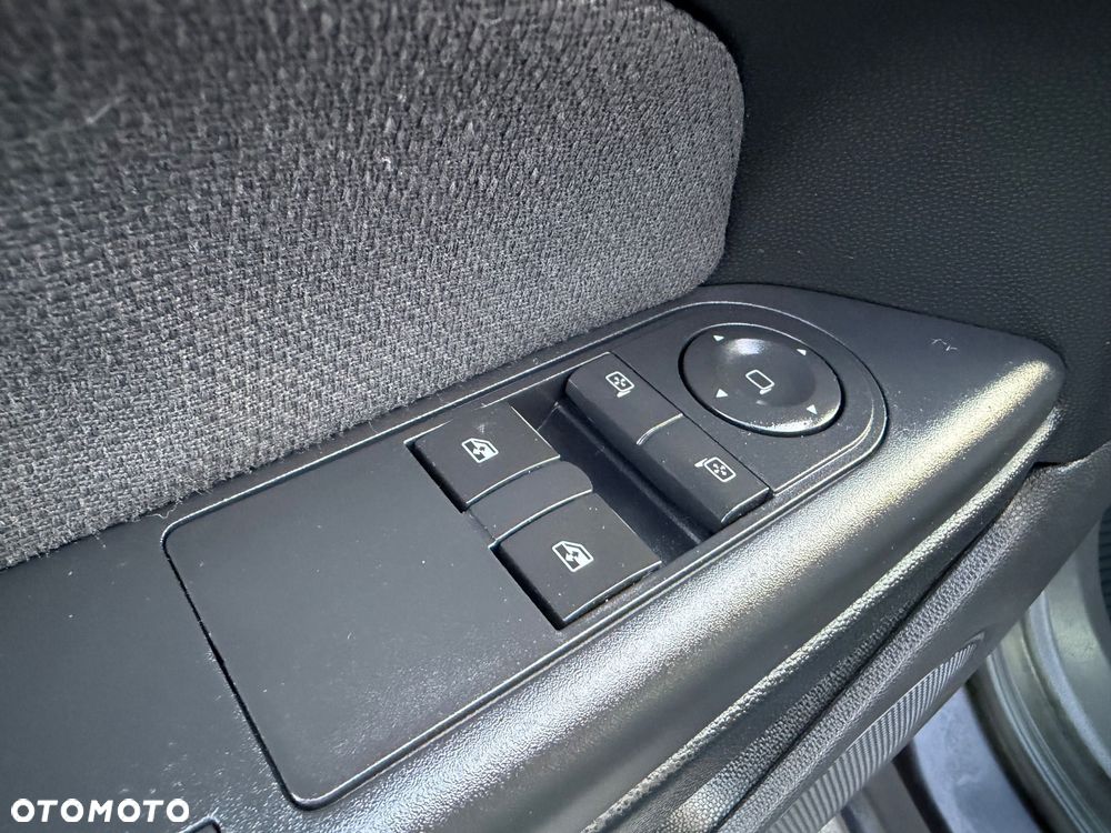 Opel Astra 1.4 Enjoy - 19