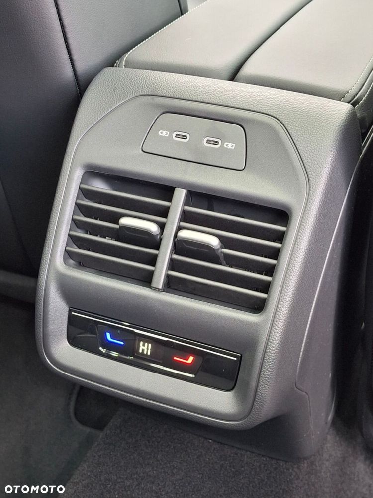 Volkswagen Passat - 28