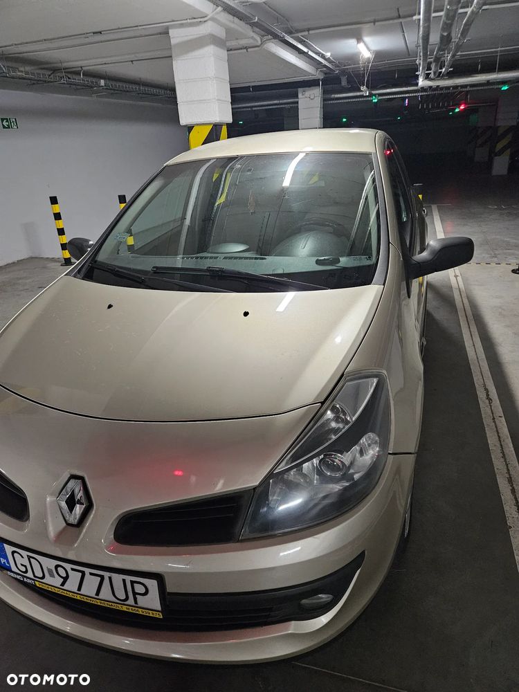 Renault Clio 1.4 16V Authentique - 4