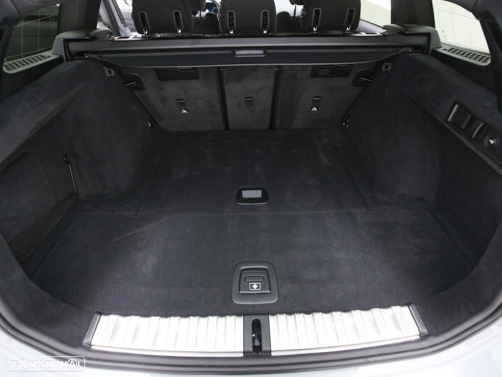 BMW 330 i Touring xDrive Aut. - 14