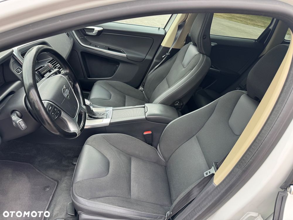 Volvo XC 60 D4 Geartronic Momentum - 8