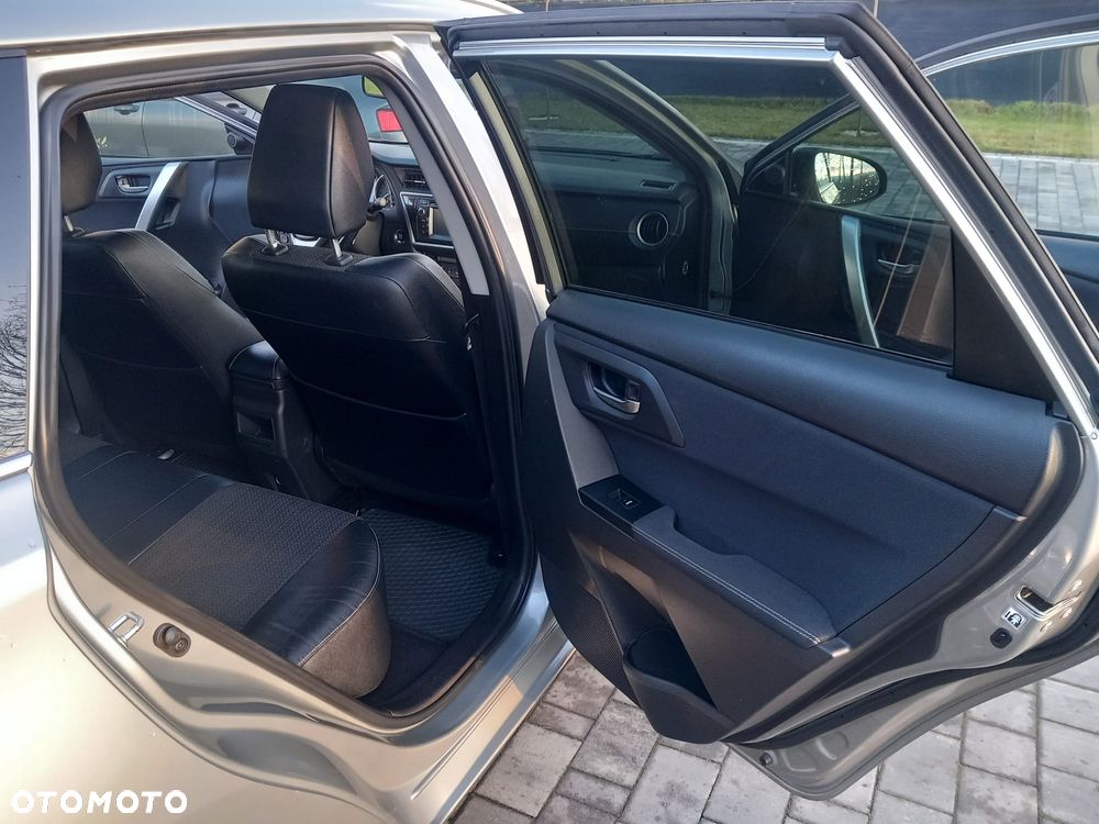 Toyota Auris 1.6 Prestige - 16