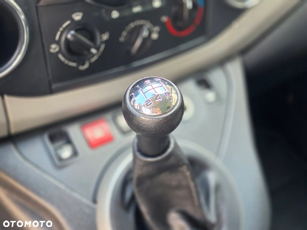 Peugeot Partner - 21