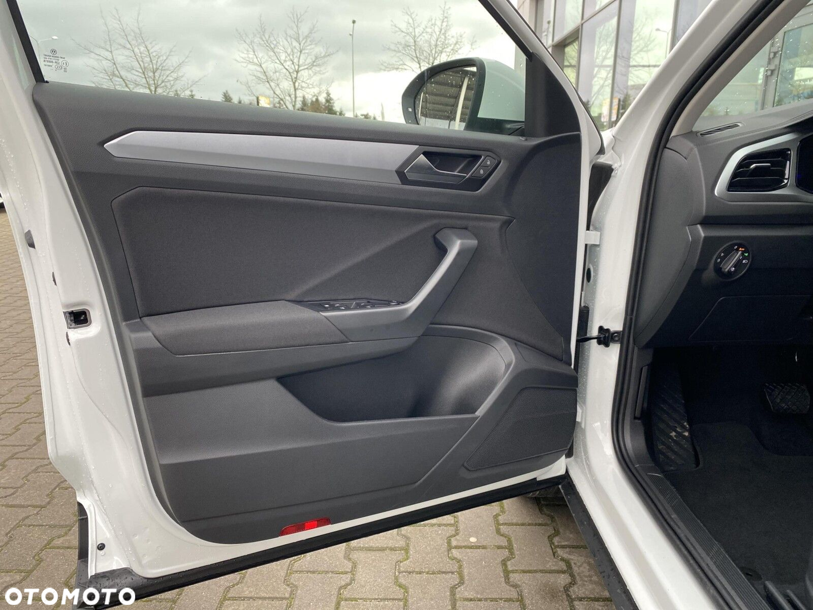 Volkswagen T-Roc - 10