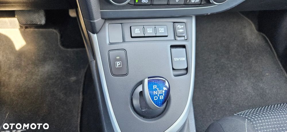 Toyota Auris 1.8 HSD Luna - 30