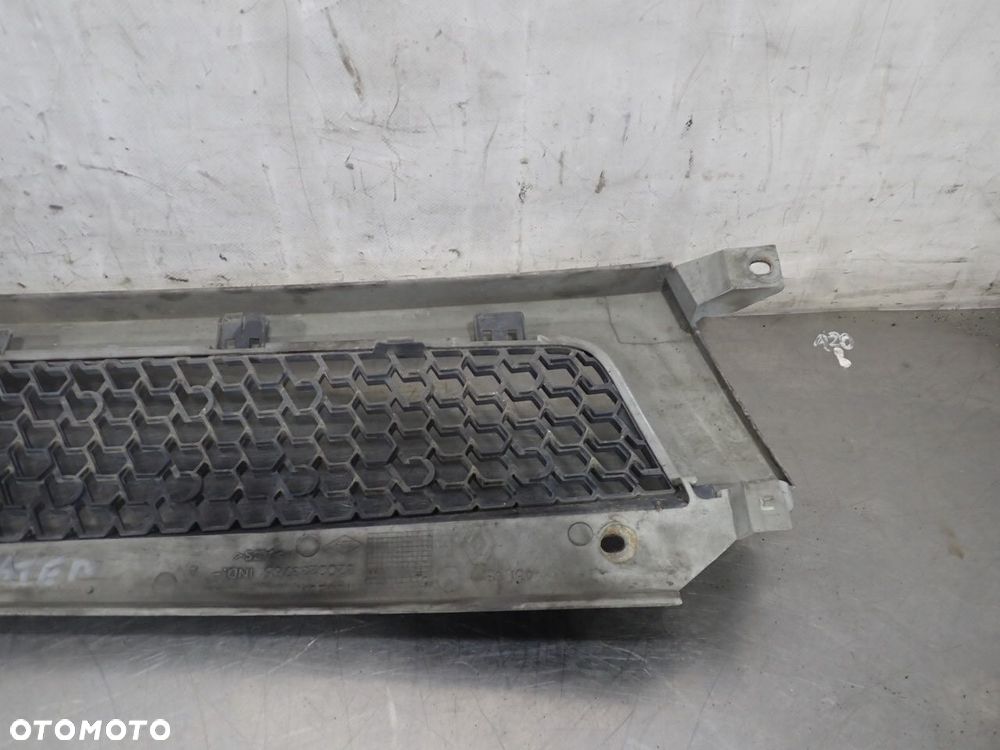 GRILL ATRAPA RENAULT MASTER 2.5 - 9