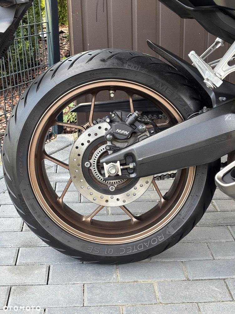 Honda CB - 12