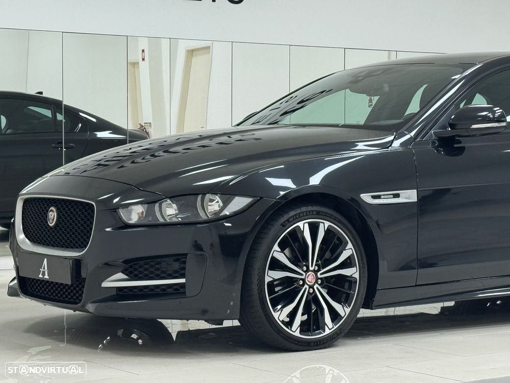 Jaguar XE E-Performance R-Sport - 4