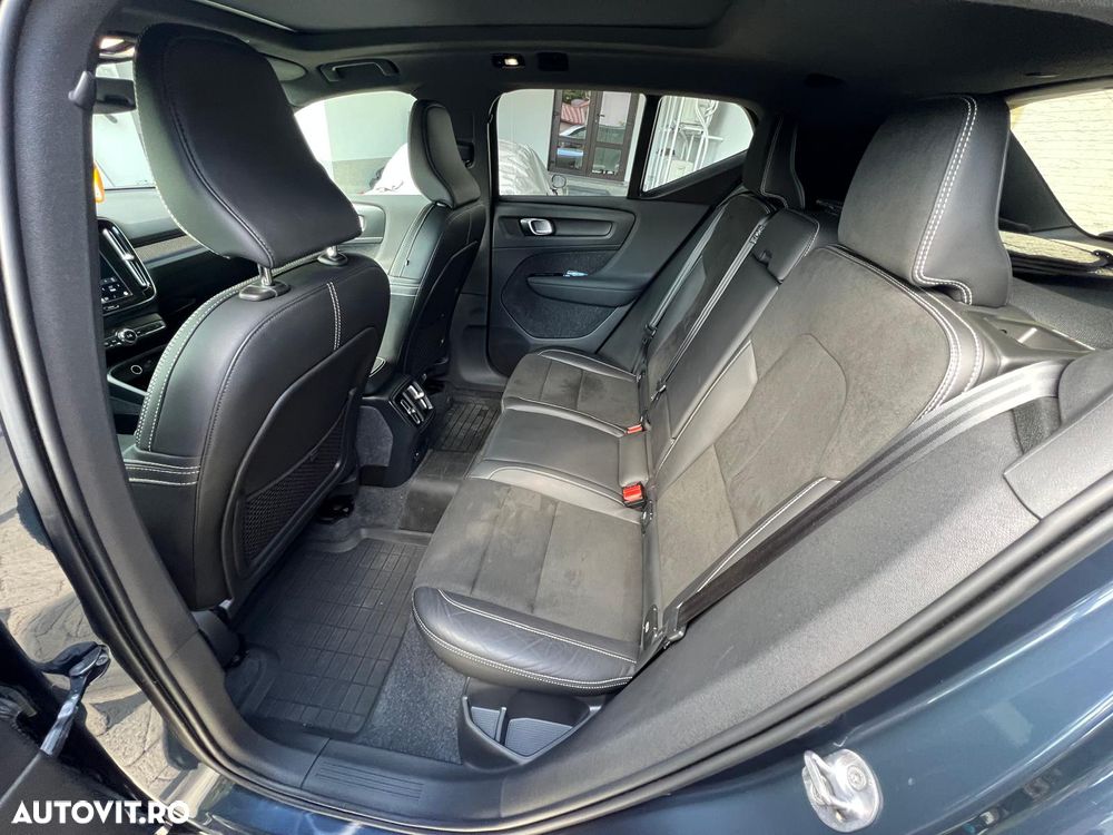 Volvo XC 40 Recharge Twin Motor AWD Plus - 34