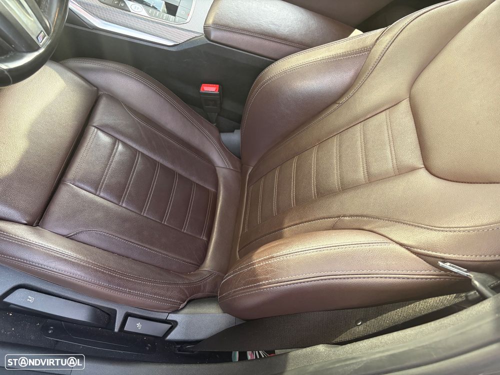 BMW 330 e Pack 50 anos M Auto - 5