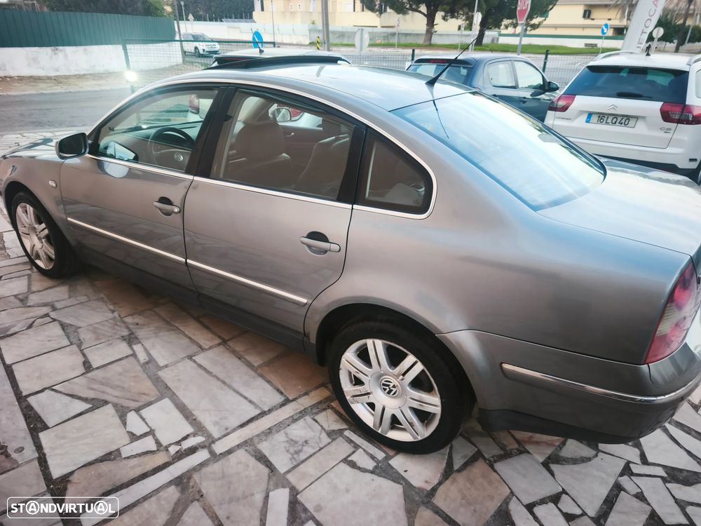 VW Passat 1.9 TDi Highline - 37