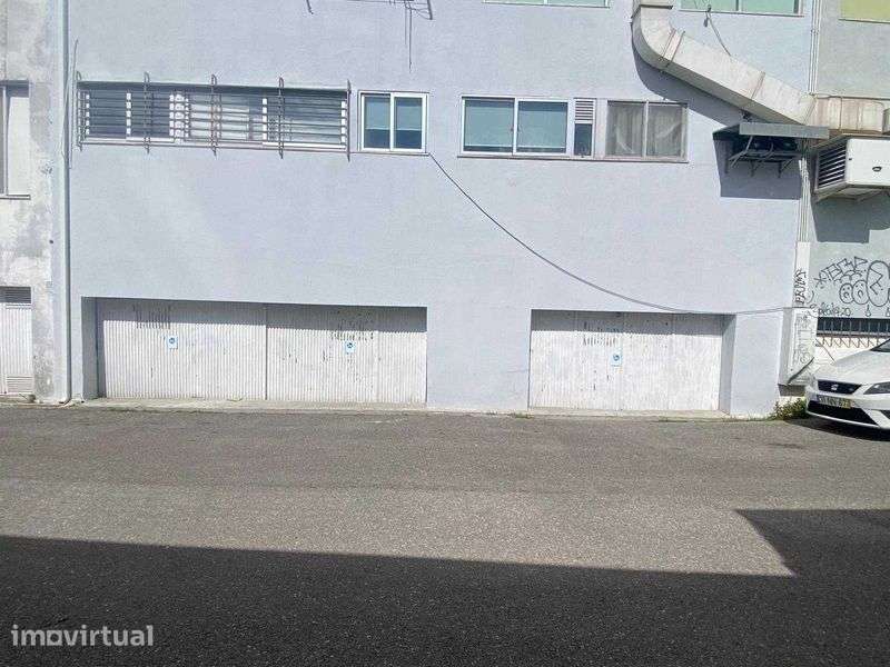 Garage Para varios carros ou como depósito ou como uma arrecadação - Grande imagem: 4/8