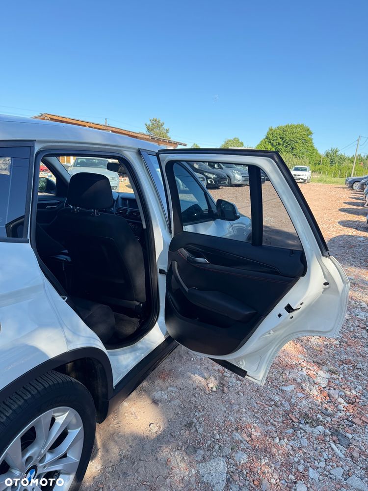 BMW X1 sDrive18i xLine - 27