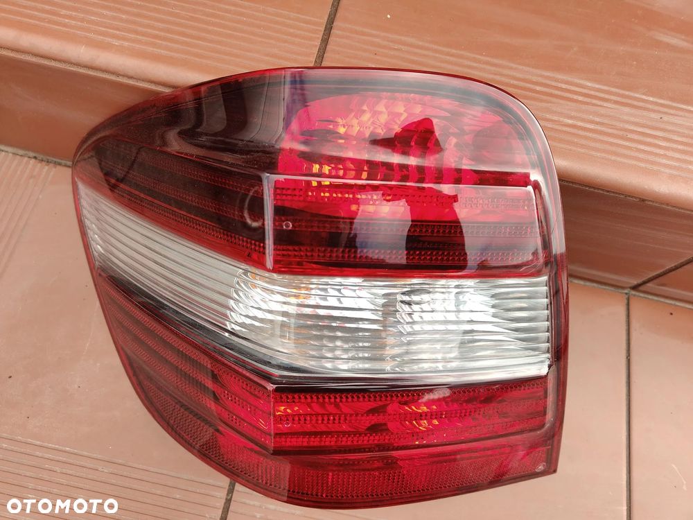 MERCEDES ML W164 LIft 08-11 Lampa Tylna Lewa Prawa Tył - 9