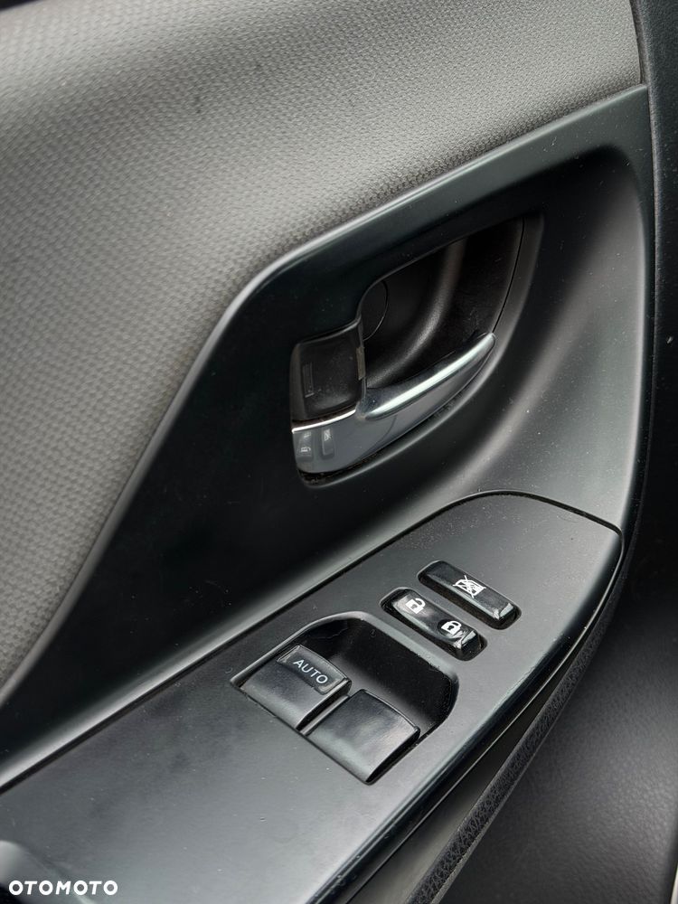 Toyota Yaris Hybrid 100 Premium - 15