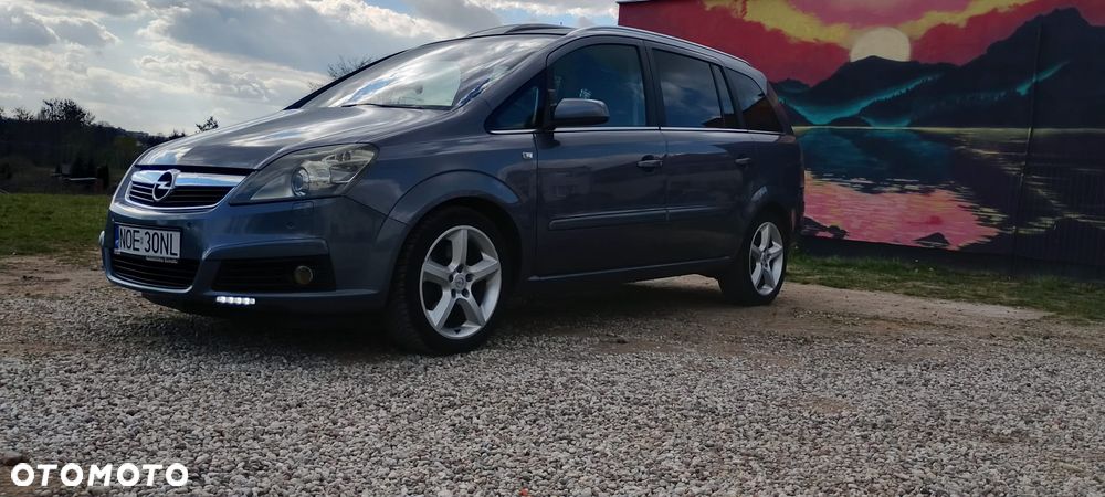 Opel Zafira 1.9 CDTI Cosmo - 4