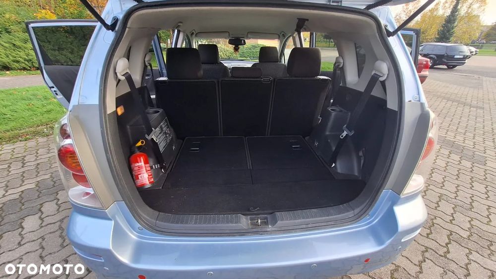 Toyota Corolla Verso 2.2 D-4D Prestige Sport 7os - 8