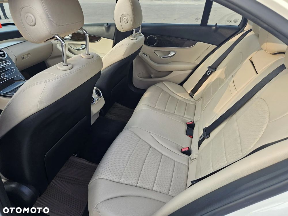 Mercedes-Benz Klasa C 300 7G-TRONIC - 10