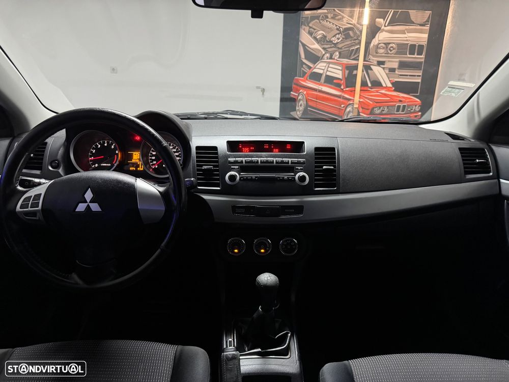 Mitsubishi Lancer Sportback 1.6 Invite Black Edition ClearTec - 5