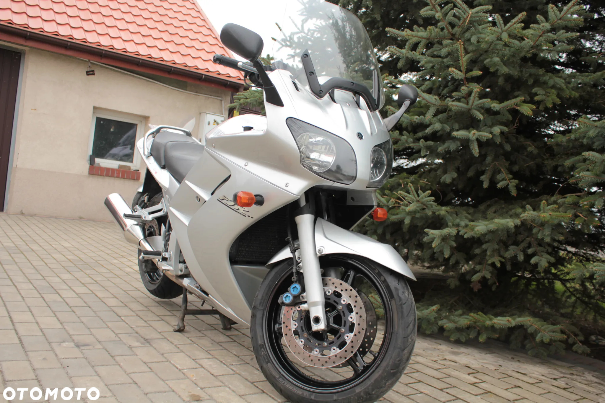 Yamaha FJR - 4