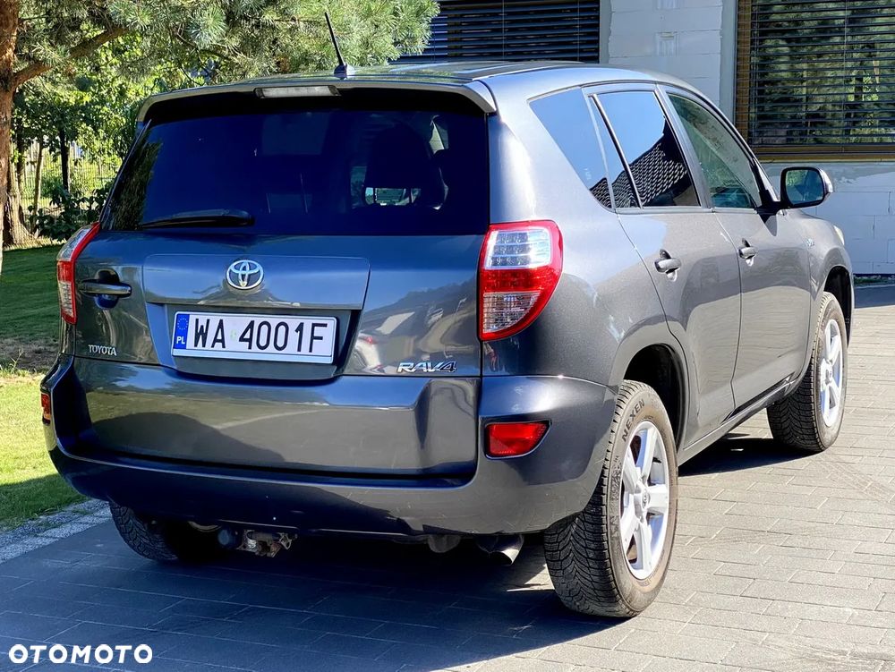 Toyota RAV4 2.2 D-CAT Premium - 9