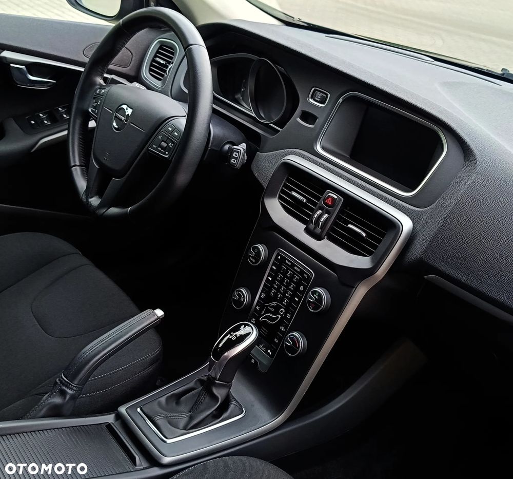 Volvo V40 D2 Geartronic RDesign - 33