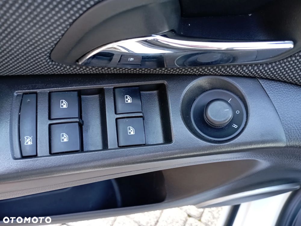 Chevrolet Cruze 1.6 LT+ - 12