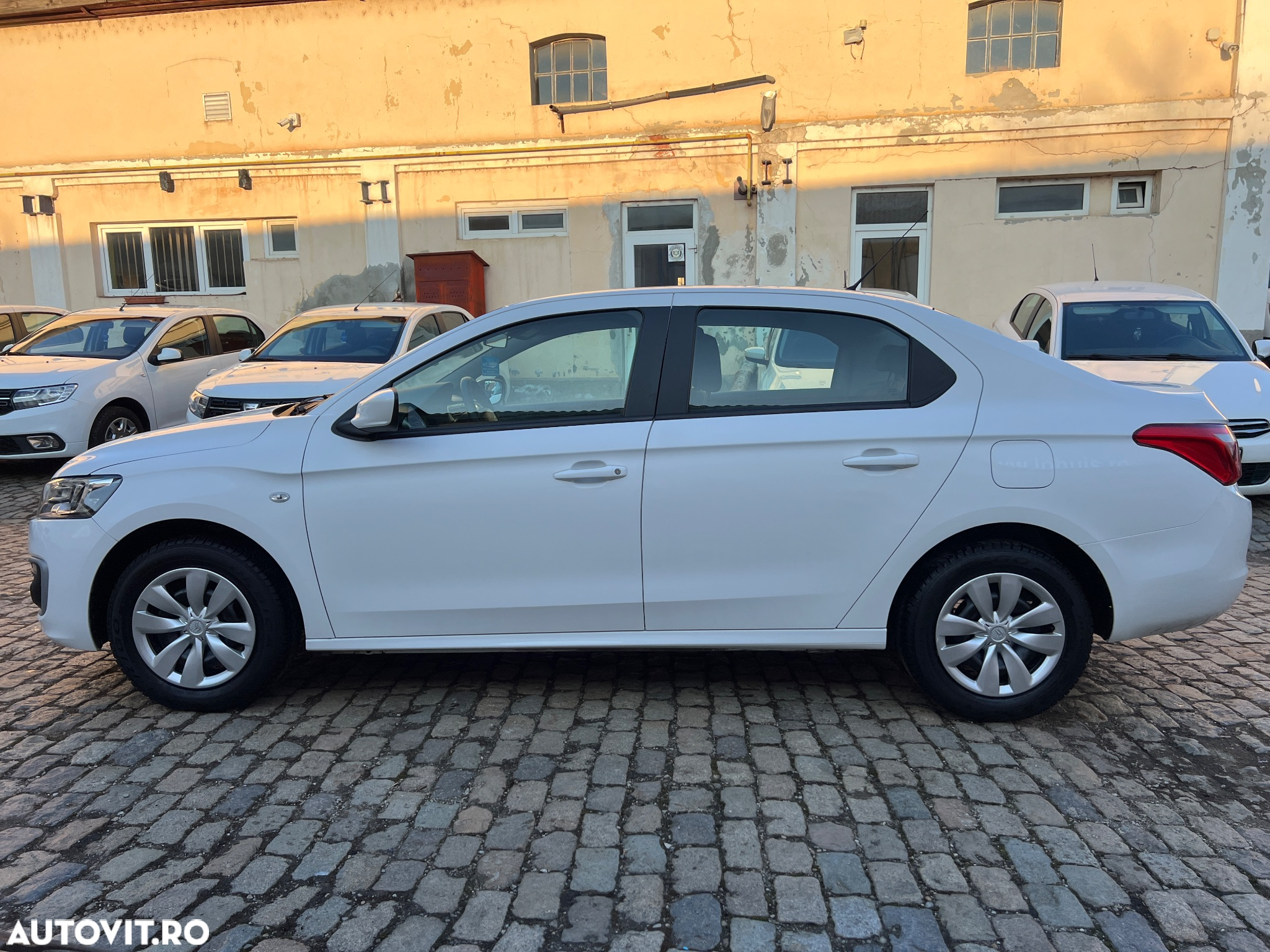 Citroën C-Elysée 1.2 PureTech BVM Live - 14