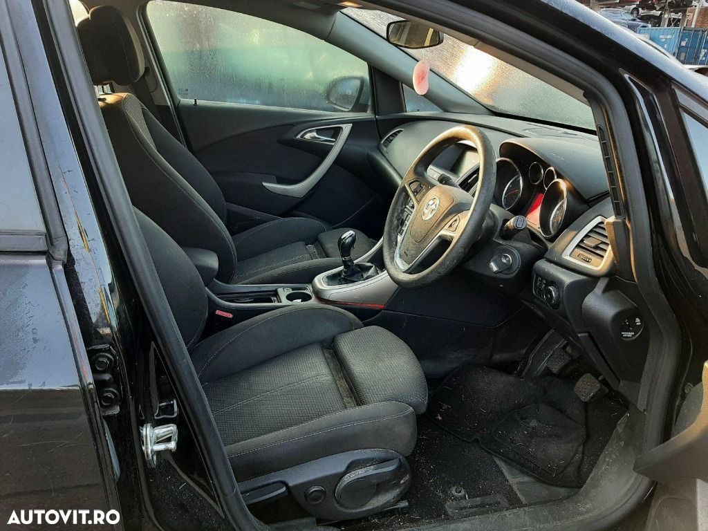 CD player Opel Astra J 2010 Hatchback 1.3 CDTI - 1
