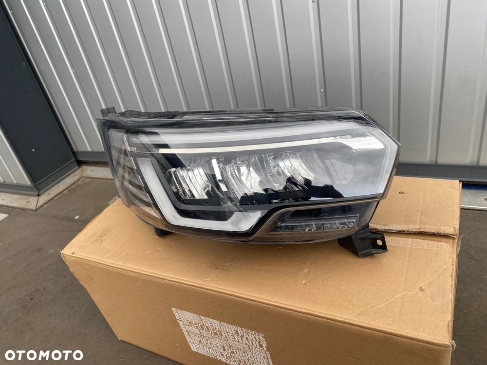 RENAULT TRAFIC III 3 lift 4 IV 2023r  Z DEMONTAŻU KOMPLETNA LAMPA PRZEDNIA PRAWA REFLEKTOR PRZEDNI PRAWY PRZÓD FULL LED LEDOWY 260102899R fulled - 3